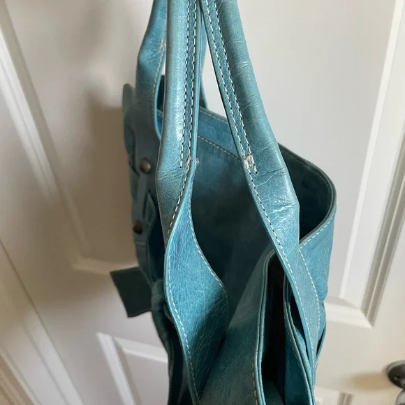 Teal Leather Bow-Front Shoulder Bag - Picture 9 of 10